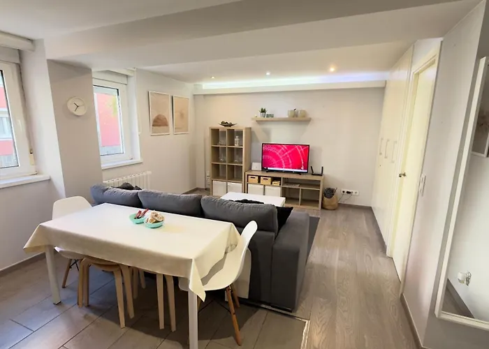 Avenida De Arteixo. Precioso Apartamento