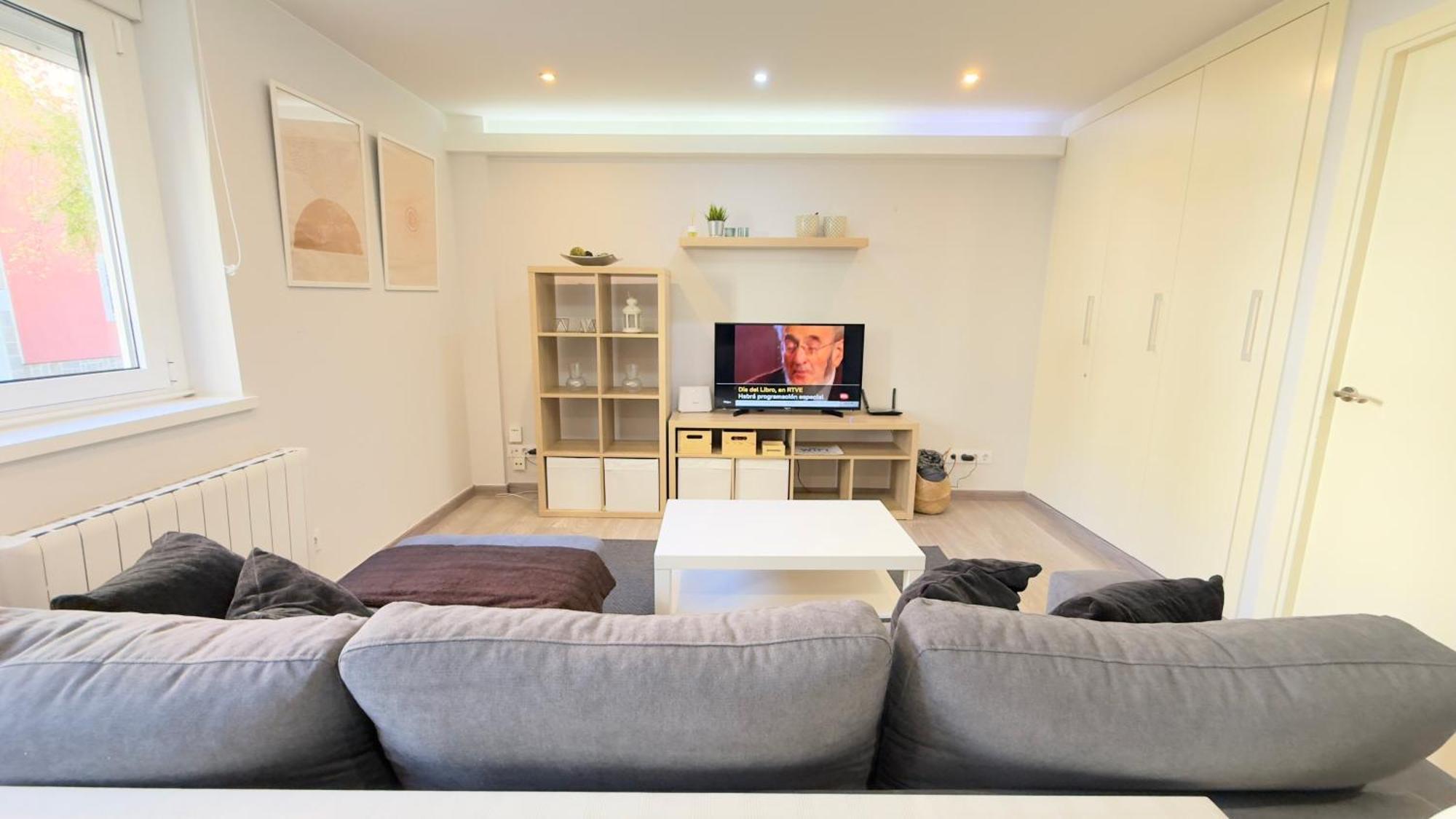 Avenida De Arteixo. Precioso Apartamento